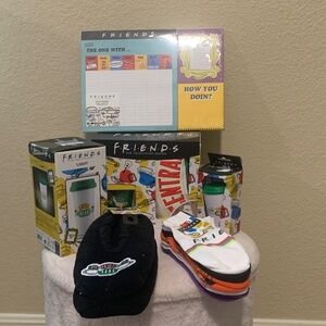 Warner Bros.F•R•I•E•N•D•S TV Show Merchandise 1️⃣1️⃣ Items Bundled as a Set